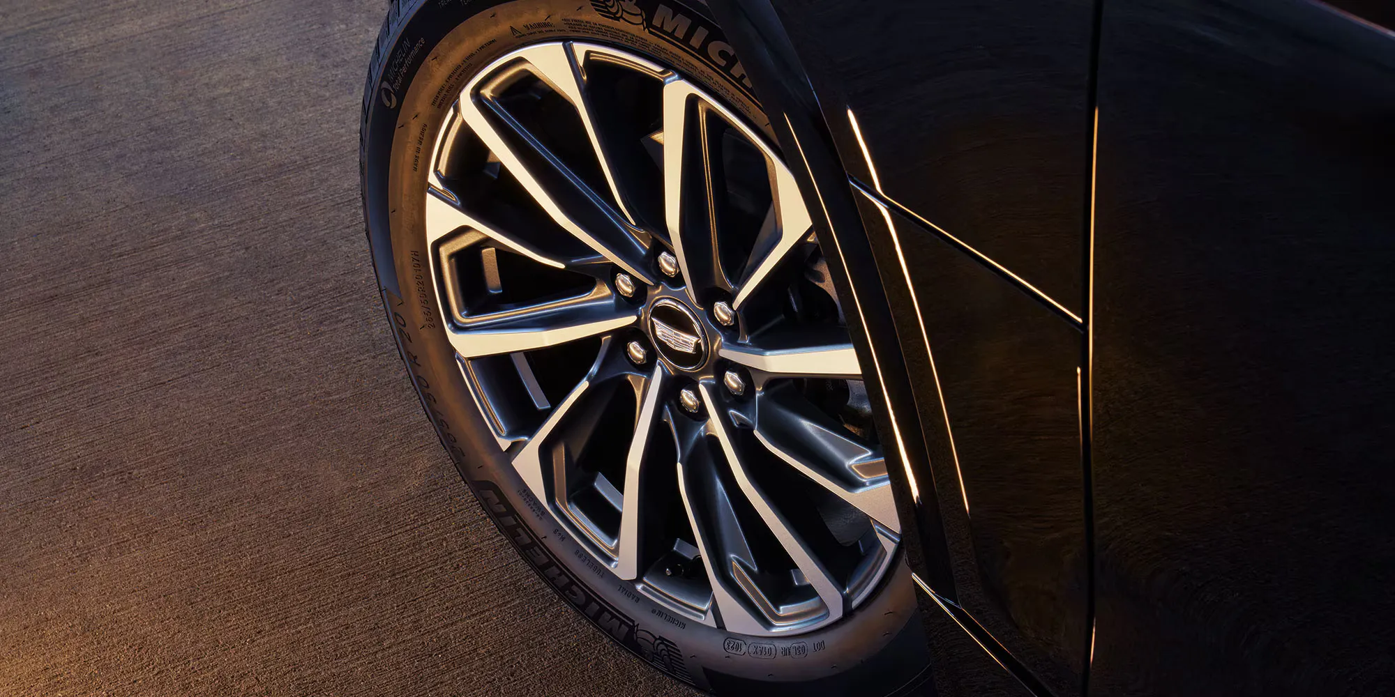 Cadillac LYRIQ jante 22 inci