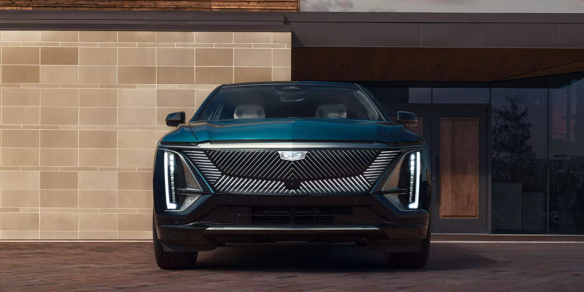 Cadillac LYRIQ față — design sculptural